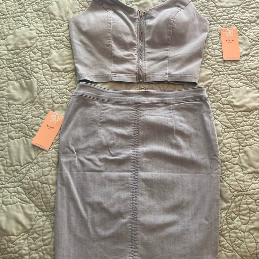 Medium size 2 piece set.